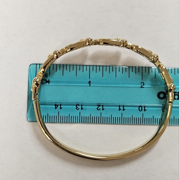 NEW ✨️ Gold-Tone Stainless STEEL U-Shaped Horseshoe Bangle Bracelet - Picture 6 of 12